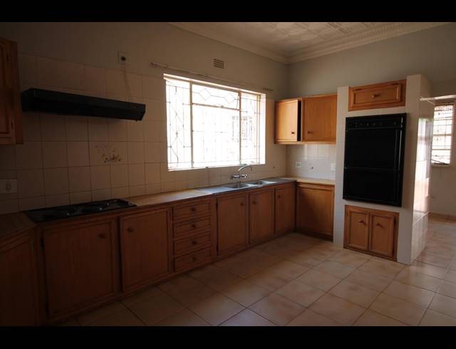 3 BEDROOM HOUSE TO LET IN KENSINGTON